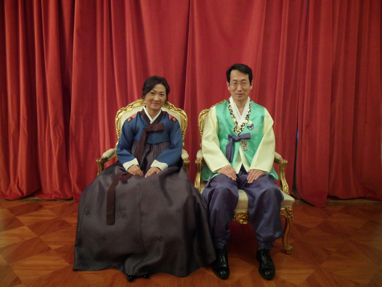 Генеральный консул Республики Корея Ли Джин Хён с супругой